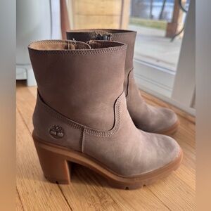 Timberland Women's Like New Allington Taupe Ankle Booties